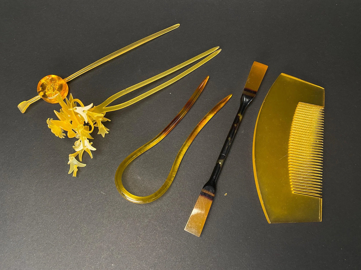 Japan Kanzashi Kimono Geisha, transparent Tama, Yellow hawksbill style hair stick,Kushi Comb, Hair Ornament