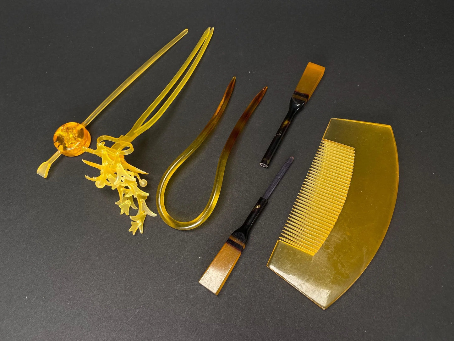 Japan Kanzashi Kimono Geisha, transparent Tama, Yellow hawksbill style hair stick,Kushi Comb, Hair Ornament