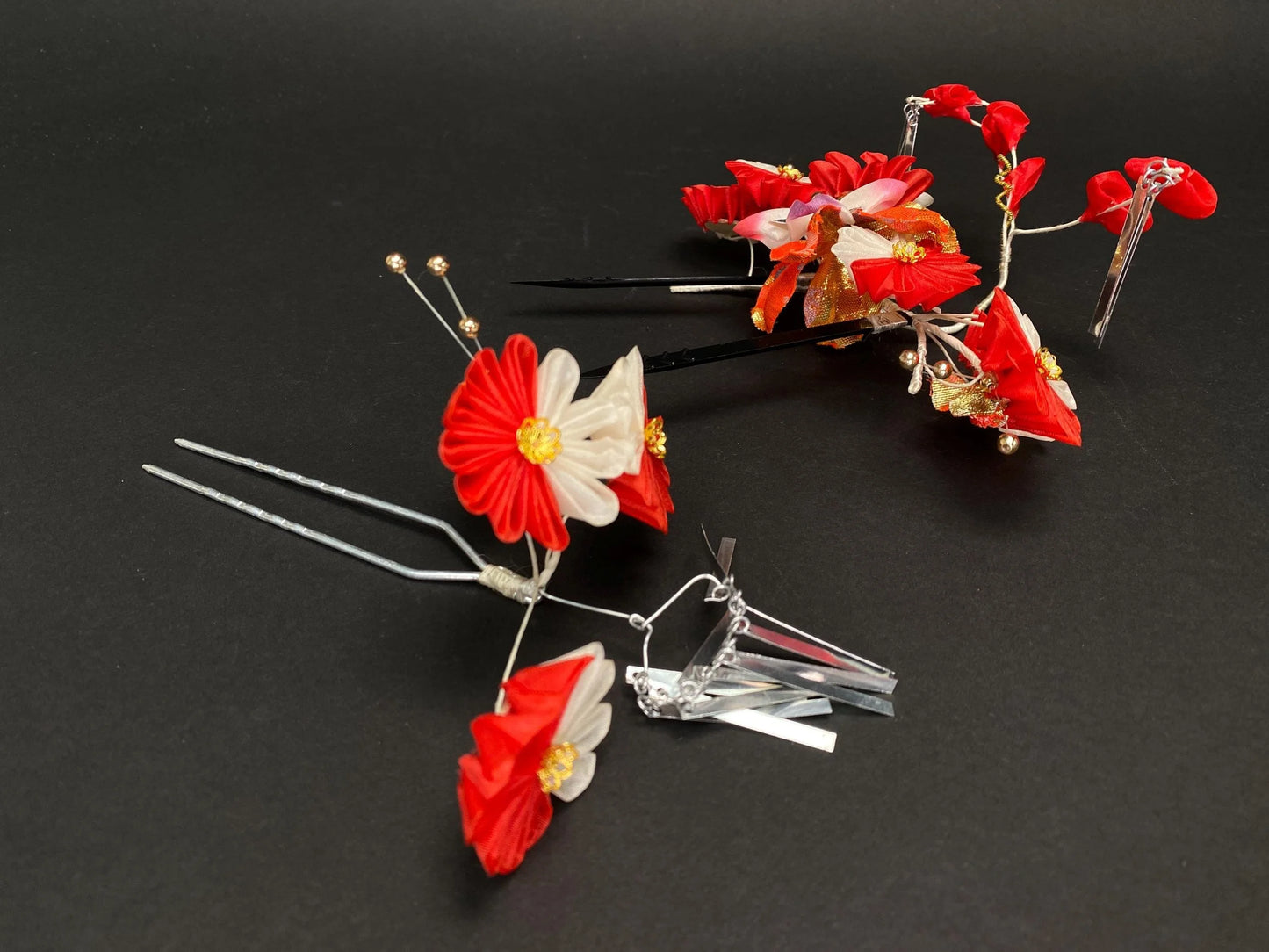 Handmade Tsumami Zaiku Kanzashi Set Red White