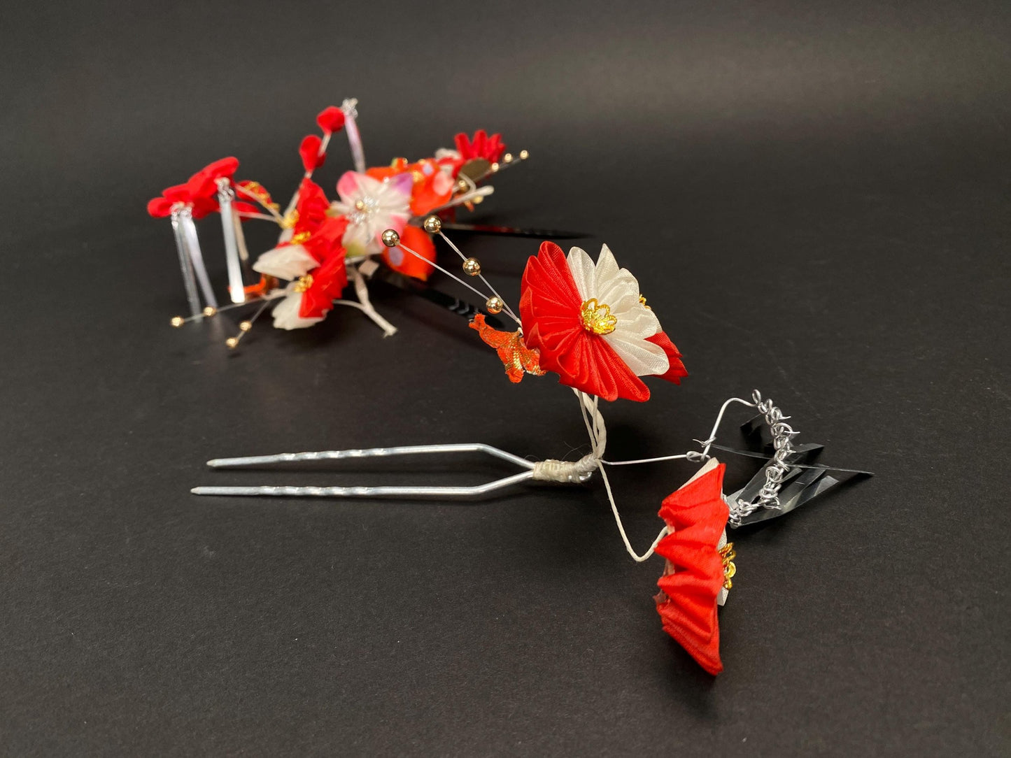 Handmade Tsumami Zaiku Kanzashi Set Red White