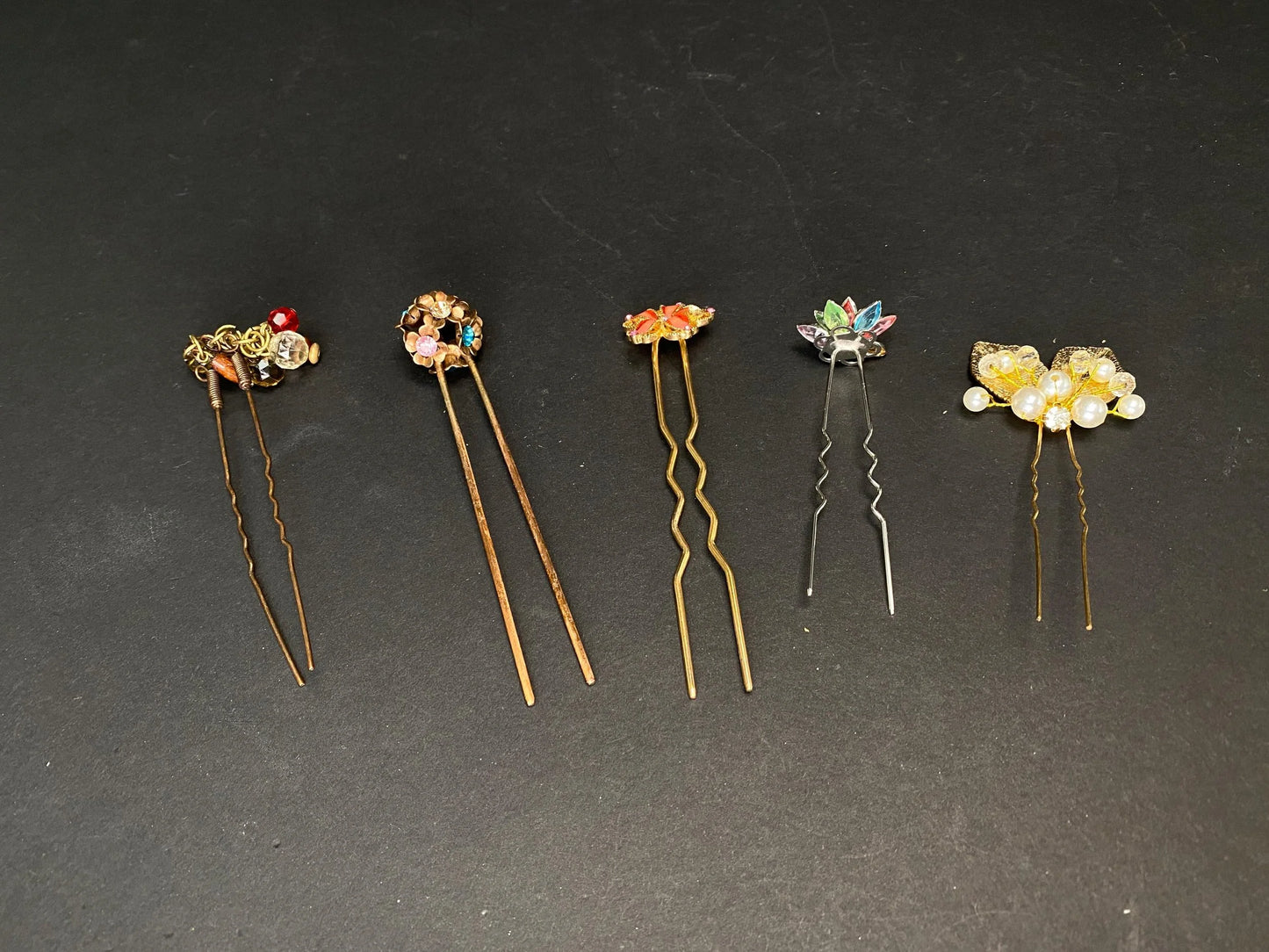 Japan Kanzashi Kimono Geisha, Kanzashi Hairpin with Beads, Floral Wreath, Multicolor Petal Crystal Flower, Gold Leaves