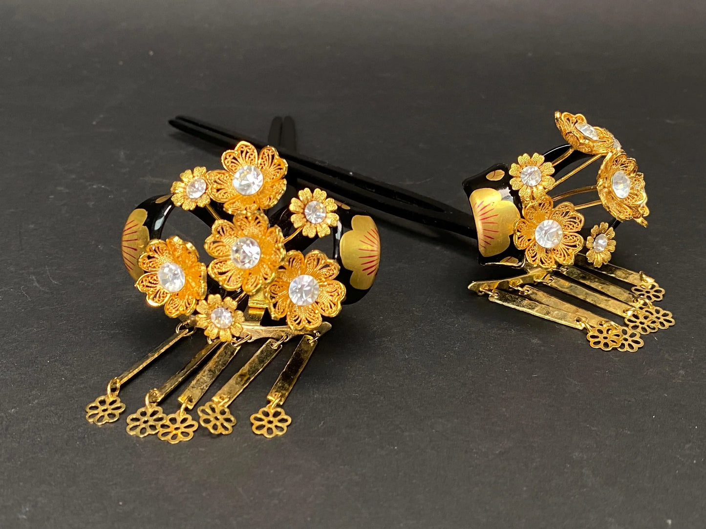 Japanese Lacquer Kanzashi Luxury Set: Maiko Geisha Hair Ornament, black and gold Luxury Gift Box