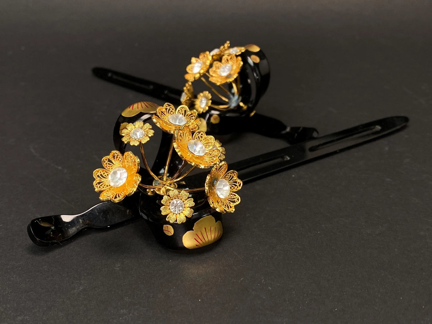 Japanese Lacquer Kanzashi Luxury Set: Maiko Geisha Hair Ornament, black and gold Luxury Gift Box