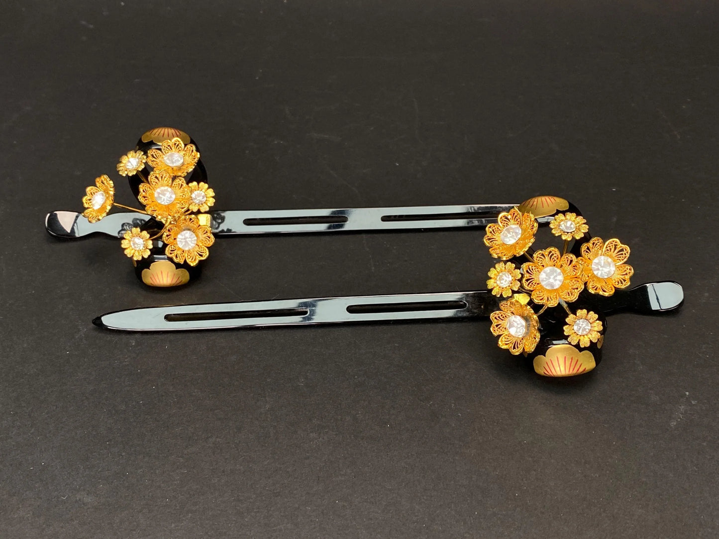 Japanese Lacquer Kanzashi Luxury Set: Maiko Geisha Hair Ornament, black and gold Luxury Gift Box