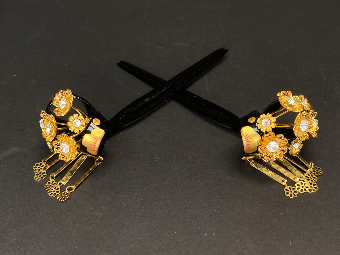 Japanese Lacquer Kanzashi Luxury Set: Maiko Geisha Hair Ornament, black and gold Luxury Gift Box