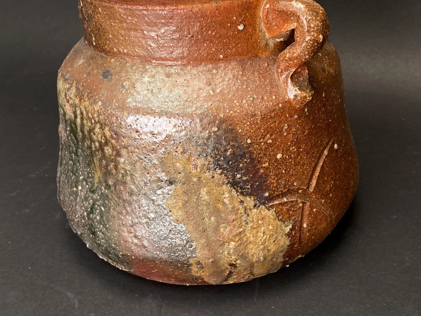 Bizen ware yaki Ikebana Container Art Pottery signed, Japanese Wabi Sabi lidded pot with handle, hand crafted Bizen Ceramic Storage Jar！