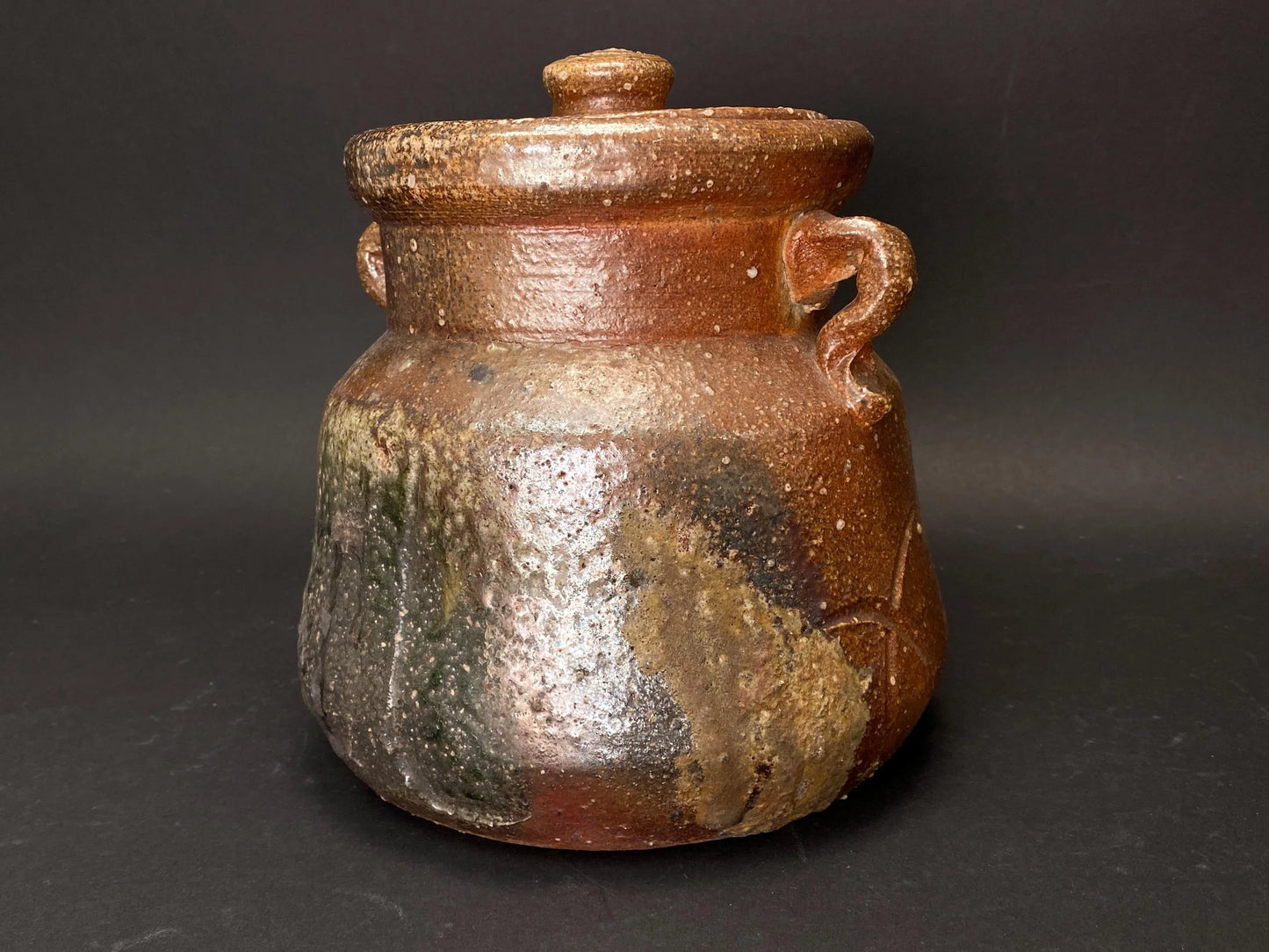 Bizen ware yaki Ikebana Container Art Pottery signed, Japanese Wabi Sabi lidded pot with handle, hand crafted Bizen Ceramic Storage Jar！