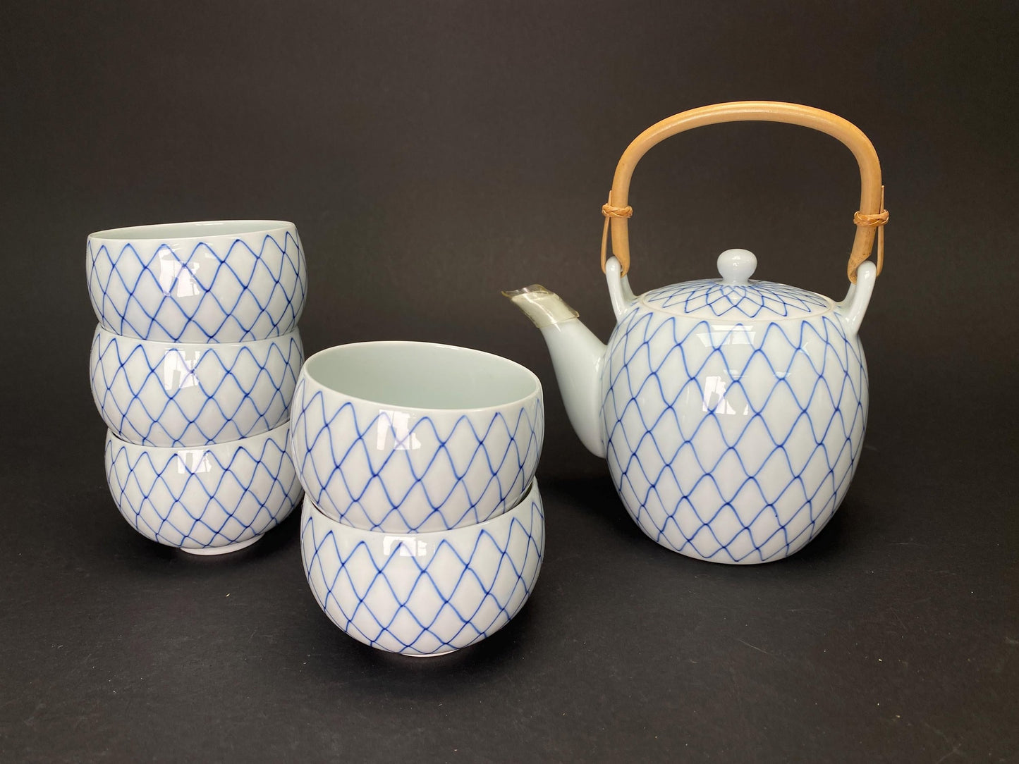 Blue Net Pattern Mino yaki Tea Set in luxury wooden gift box: Vintage Japanese Porcelain Kyusu Teapot and 5 Cups Handmade by Izumi！