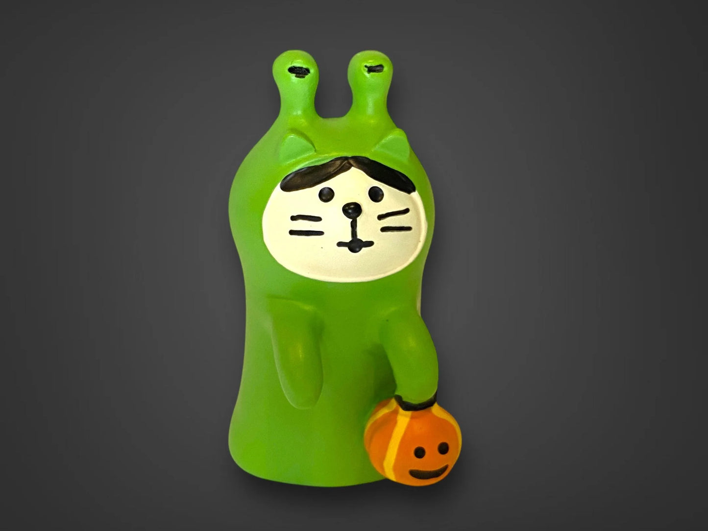 Japanese Halloween Cat Ornament: Pumpkin Mini Scene Table Decor