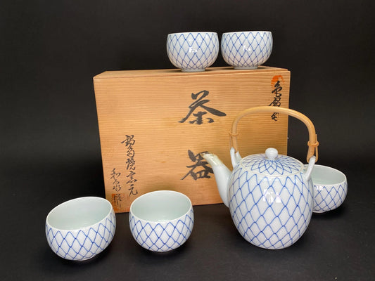 Blue Net Pattern Mino yaki Tea Set in luxury wooden gift box: Vintage Japanese Porcelain Kyusu Teapot and 5 Cups Handmade by Izumi！