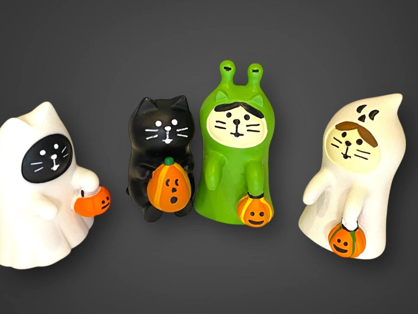 Japanese Halloween Cat Ornament: Pumpkin Mini Scene Table Decor