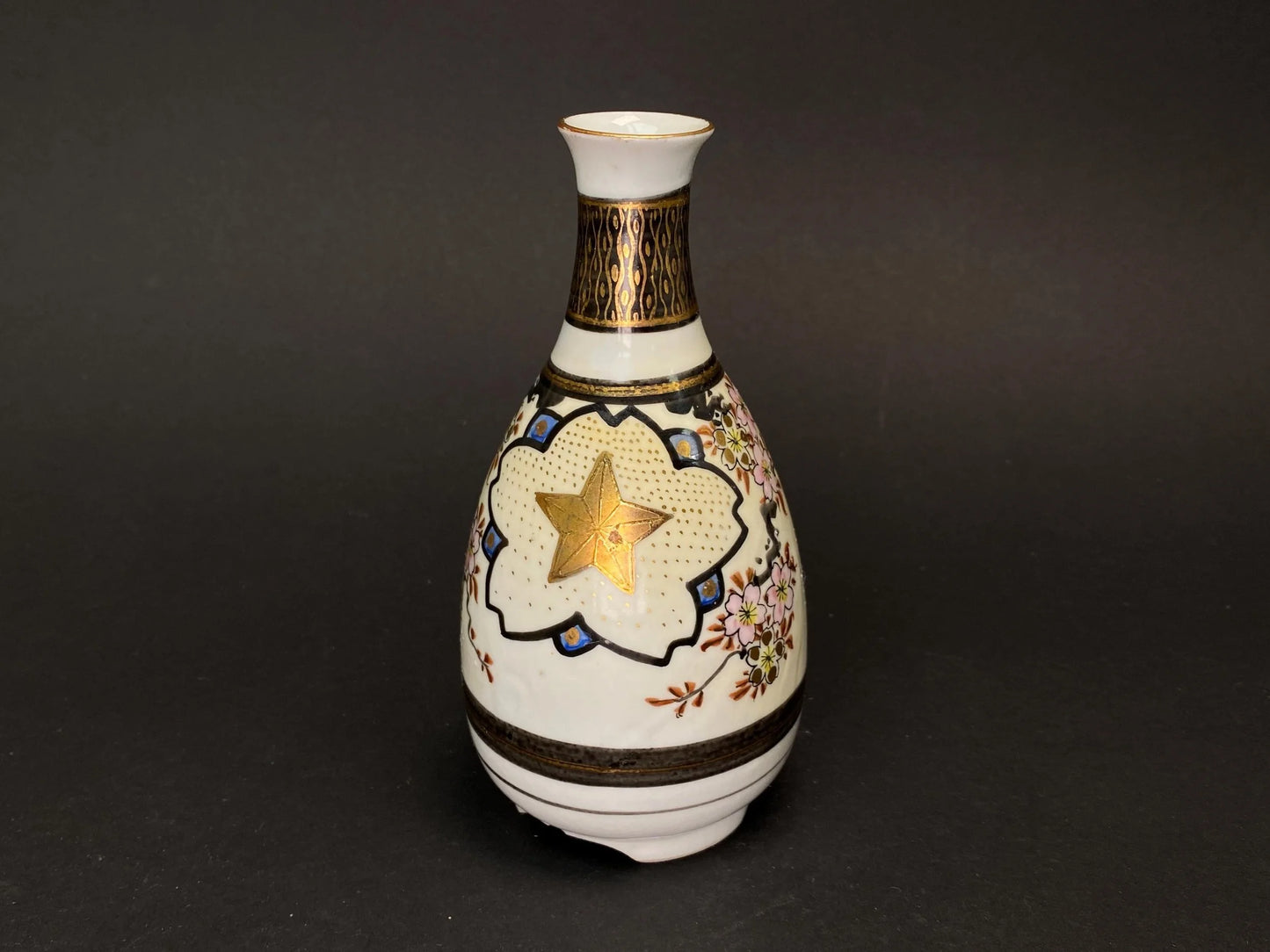 Kutani WW2 Military Sake Bottle: Vintage Japanese Army Discharge Commemorative, Gilt Star and Sakura Design Collectables Militaria