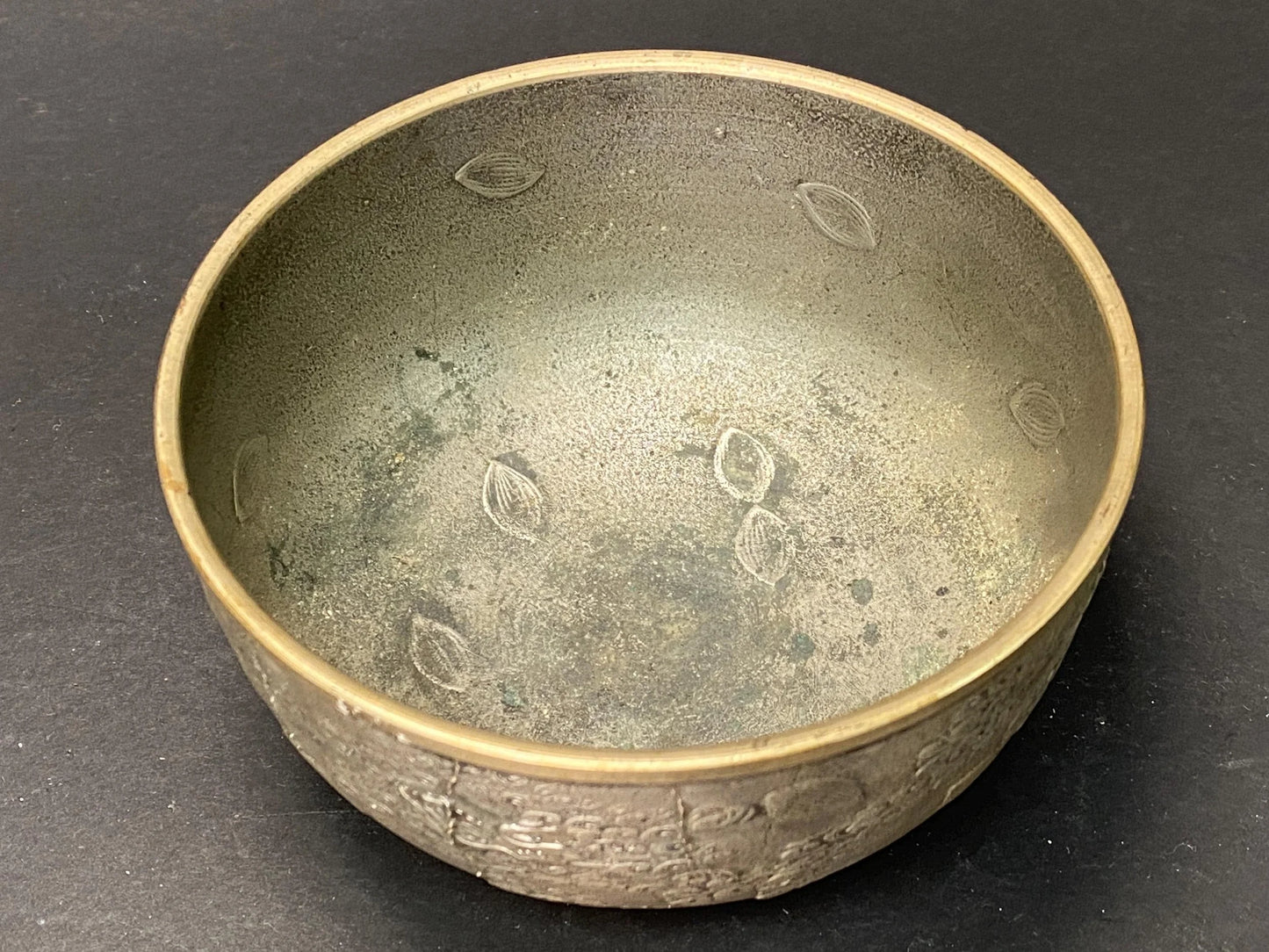 Japanese Singing Bowl Orin: Dragon Relief Bronze Bell, Buddhist Altar Chime, Meditation Sound Healing Instrument 5"