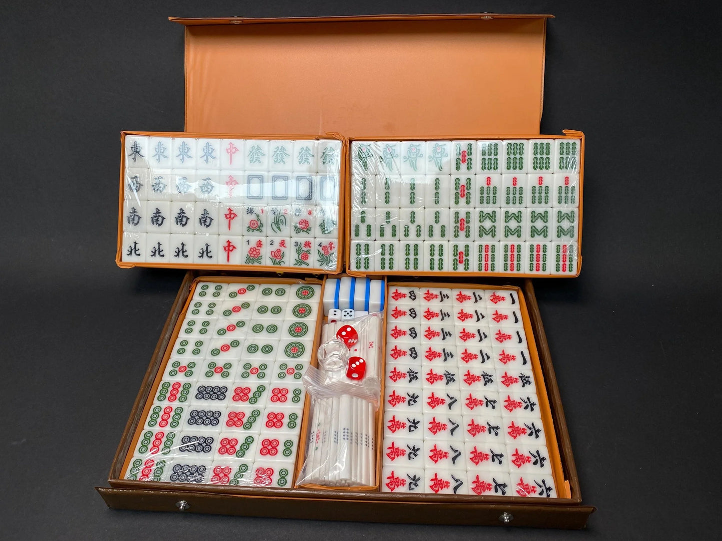 Modern Size Japanese MVC Mah Jong Set, Riichi Mahjong Set 148 Tiles, Large American size 30mm Tiles, Blue Back, Heisei Retro Board Game
