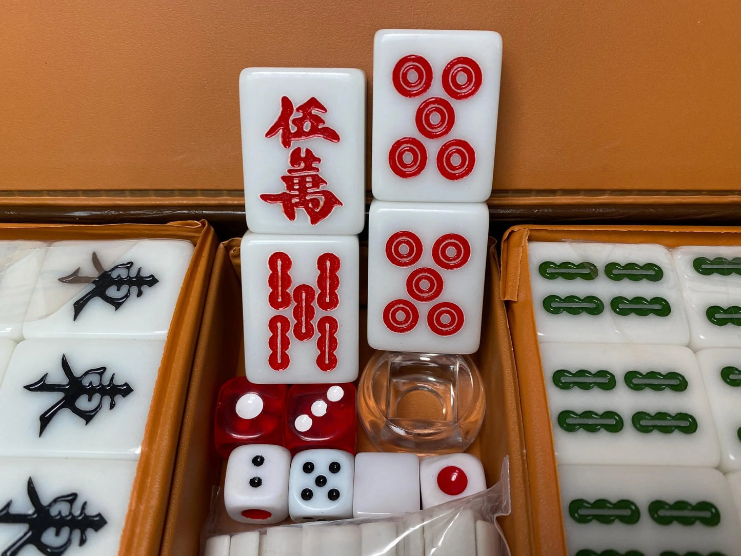 Modern Size Japanese MVC Mah Jong Set, Riichi Mahjong Set 148 Tiles, Large American size 30mm Tiles, Blue Back, Heisei Retro Board Game
