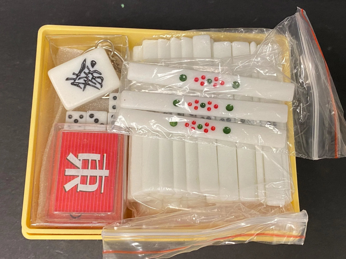 Japanese Riichi Mahjong MVC Set: 4 Red Fives Aka Dora, Yakitori Markers & Chips,  Rhinestone tile, Long Box Case, Yellow Back 6lbs