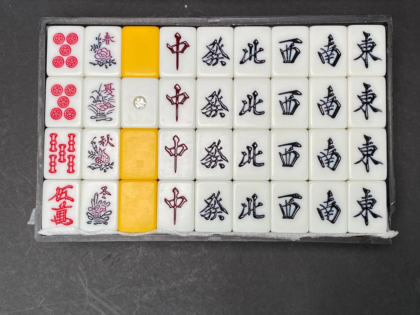 Japanese Riichi Mahjong MVC Set: 4 Red Fives Aka Dora, Yakitori Markers & Chips,  Rhinestone tile, Long Box Case, Yellow Back 6lbs