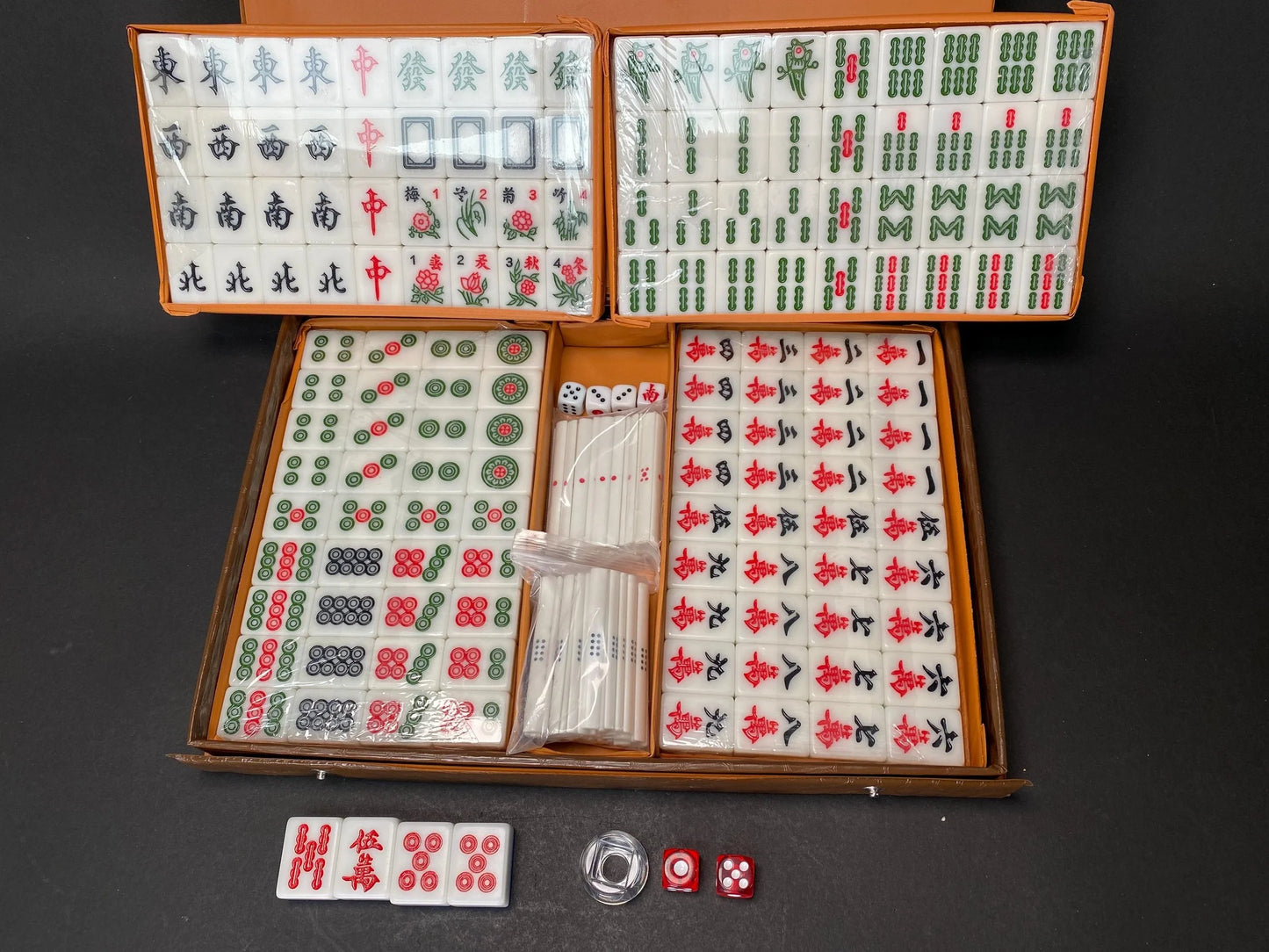 Modern Size Japanese MVC Mah Jong Set, Riichi Mahjong Set 148 Tiles, Large American size 30mm Tiles, Blue Back, Heisei Retro Board Game