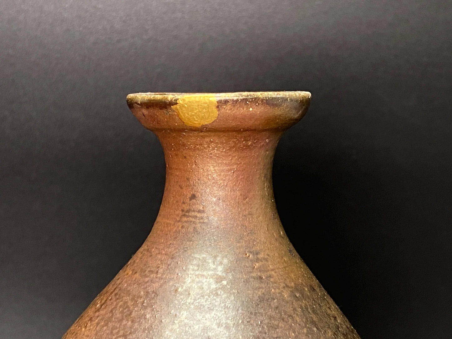 Hatsu Kintsugi Bizen Ware Tokkuri Signed