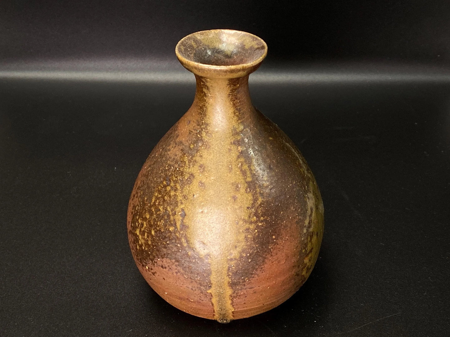 Hatsu Kintsugi Bizen Ware Tokkuri Signed