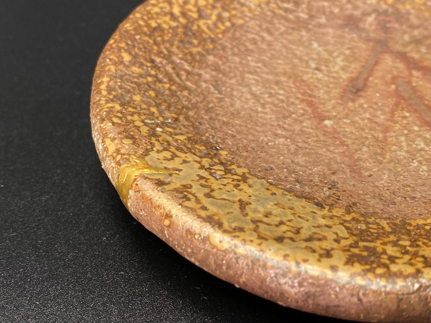 Kintsugi Bizen ware dish signed, Japanese real gold repaired Art pottery,  Dia 8.25", Wabi Sabi, round Trinket