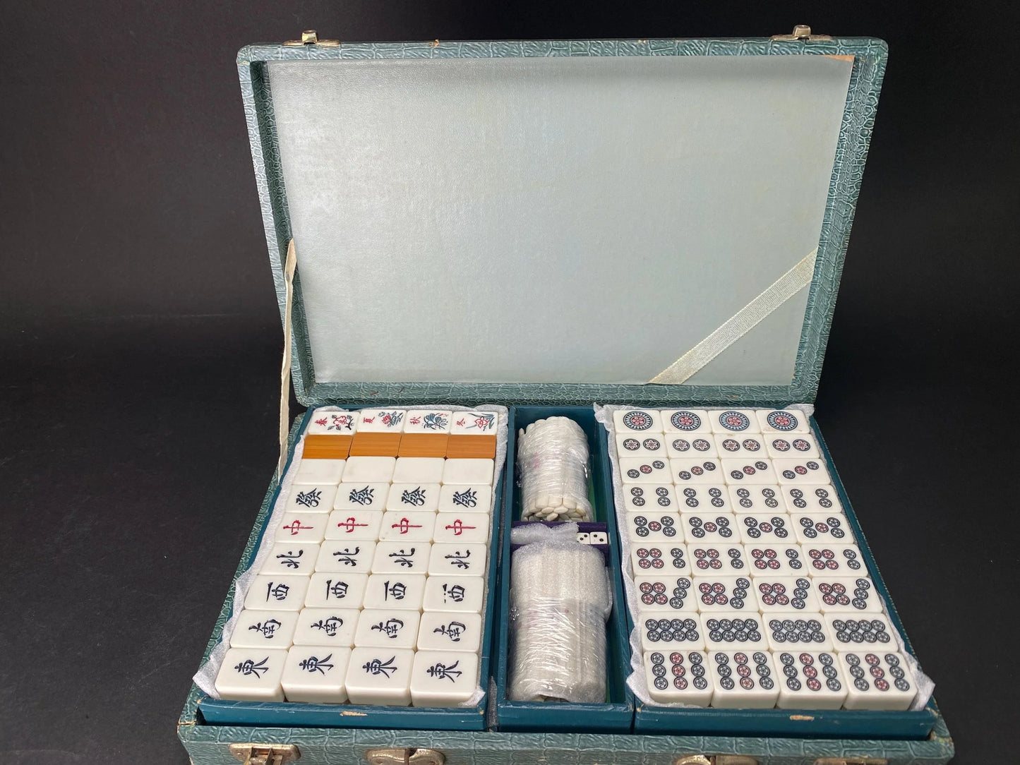 Antique Japanese Mah Jong Bamboo Back Tile Set with Wooden Case Tile, dealing game Vintage, blue portable case