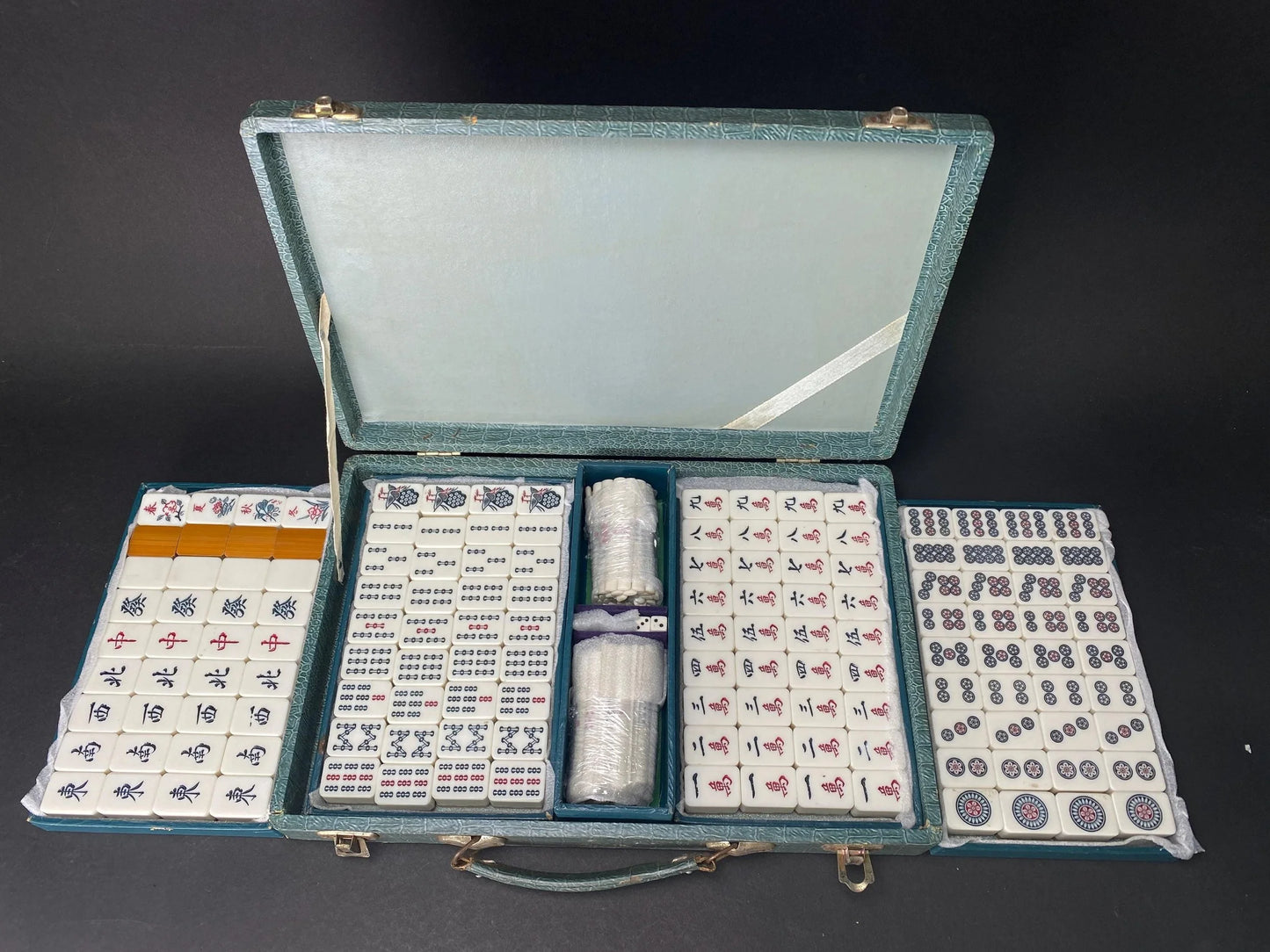 Antique Japanese Mah Jong Bamboo Back Tile Set with Wooden Case Tile, dealing game Vintage, blue portable case