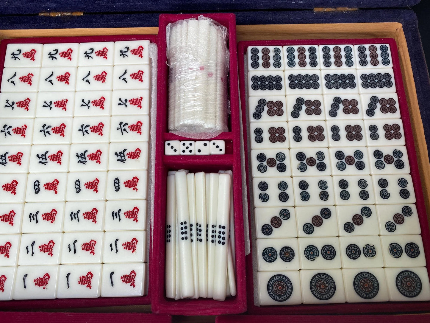 High class Japanese Bamboo MVC Mahjong tile game set, 1980s Japan Showa Mah Jong Set, Original purple velvet box, portable Case