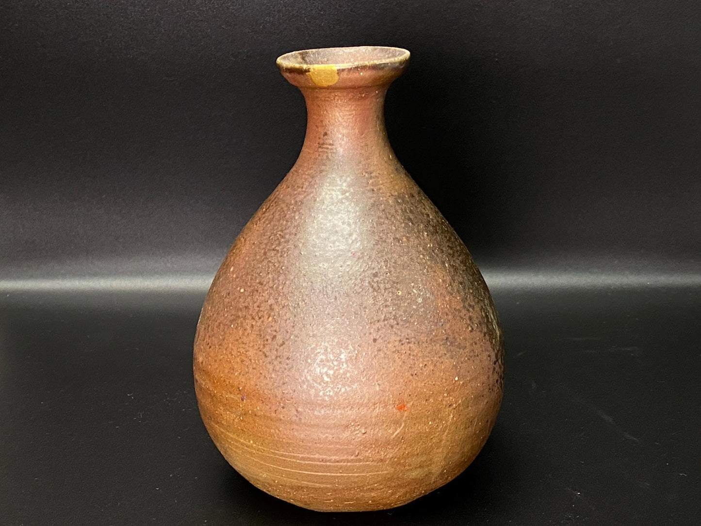 Hatsu Kintsugi Bizen Ware Tokkuri Signed