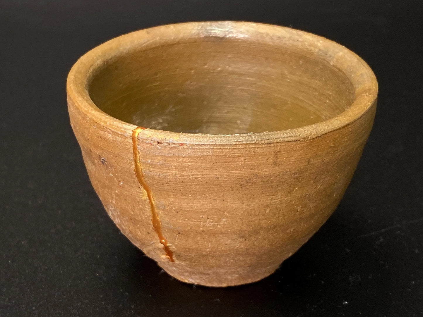 Bizen Ware real 25k gold Kintsugi Tea Cup signed, Japanese Ceramic Gold Repair sake cup, Vintage Art