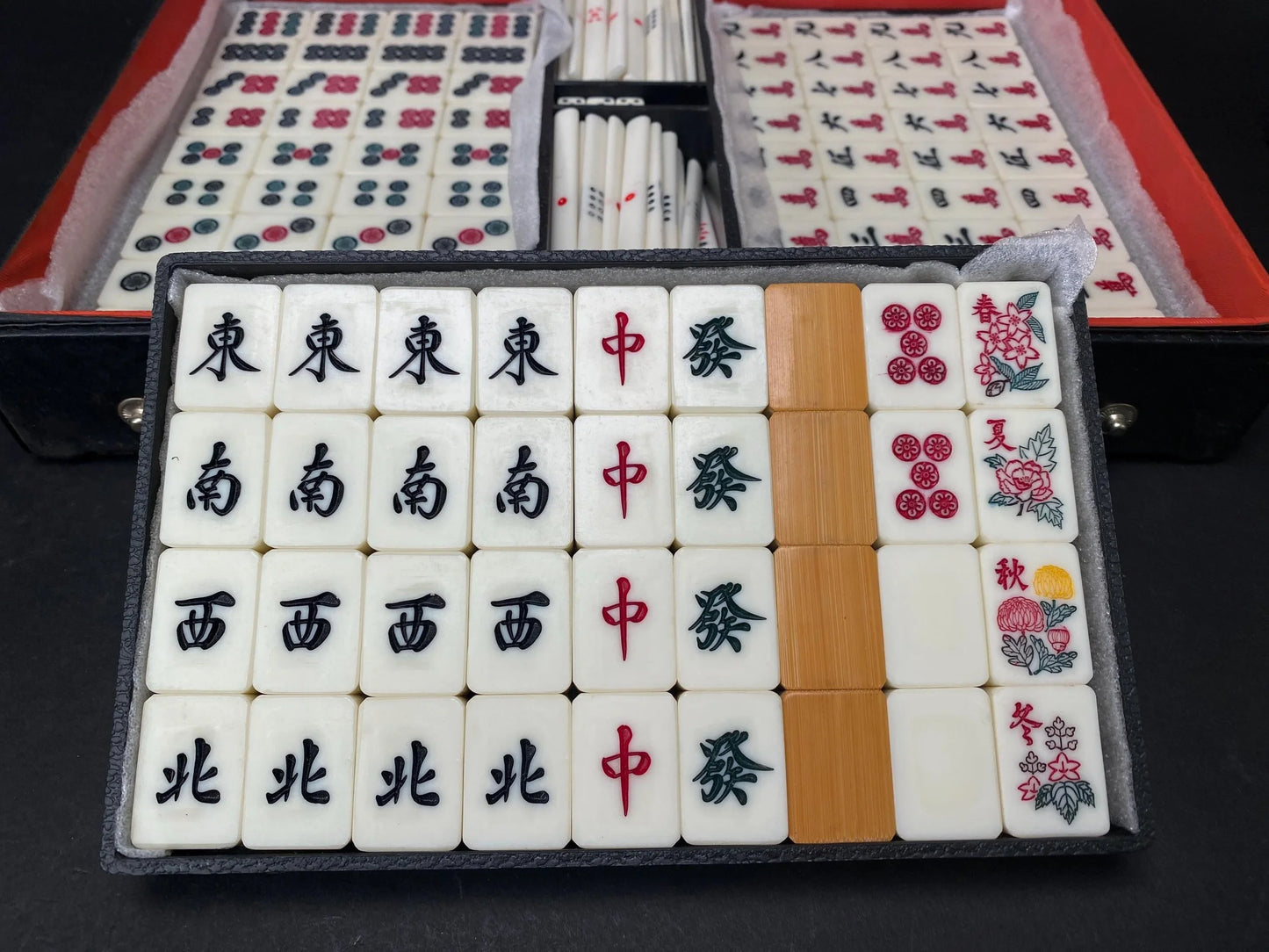 Japanese Mahjong & Bamboo Back Tiles Riichi Set, Showa Retro 2 Red Fives Aka Dora Mah Jongg, Heavy 5.6lbs