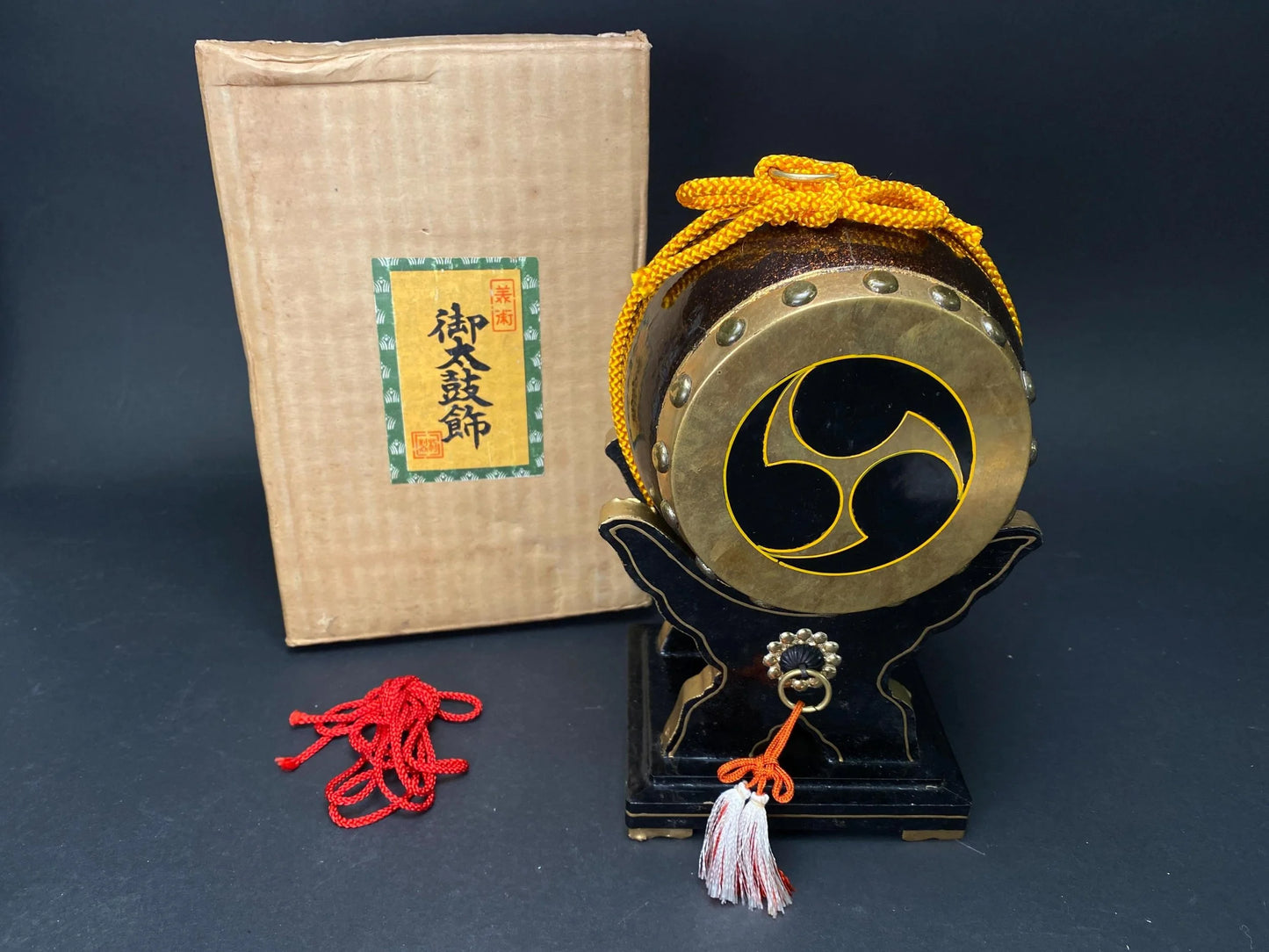 Japanese Samurai Daiko traditional Drum for Hinamatsuri Dolls, Replica Figurine, Taiko Makie, Vintage Samurai Taiko Drum with original box
