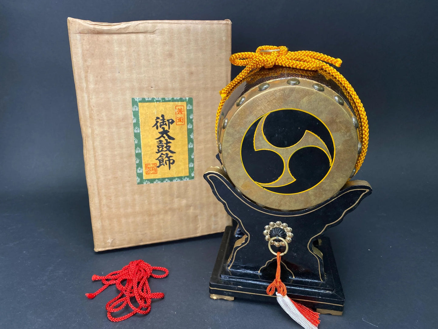 Japanese Samurai Daiko traditional Drum for Hinamatsuri Dolls, Replica Figurine, Taiko Makie, Vintage Samurai Taiko Drum with original box