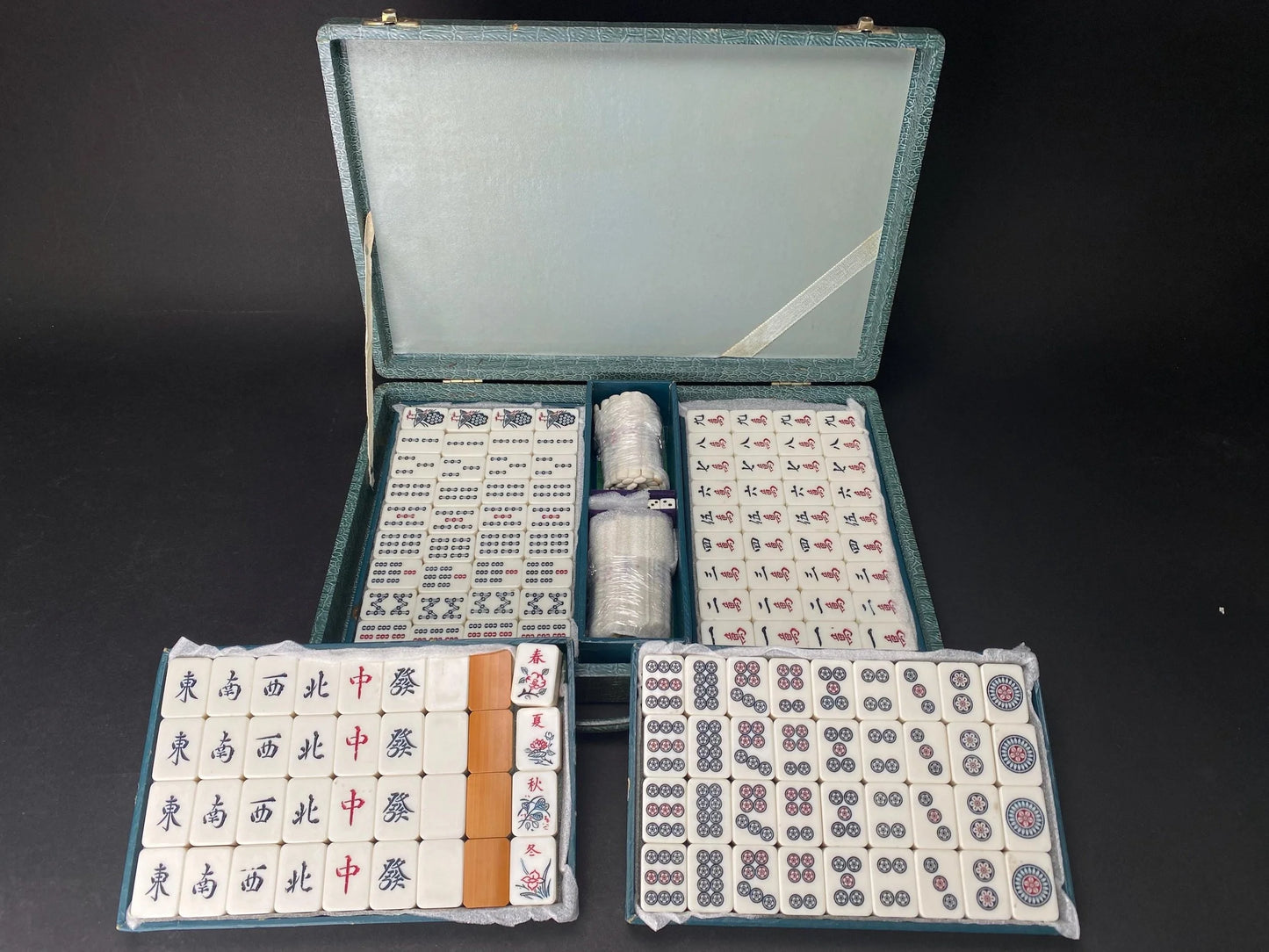Antique Japanese Mah Jong Bamboo Back Tile Set with Wooden Case Tile, dealing game Vintage, blue portable case