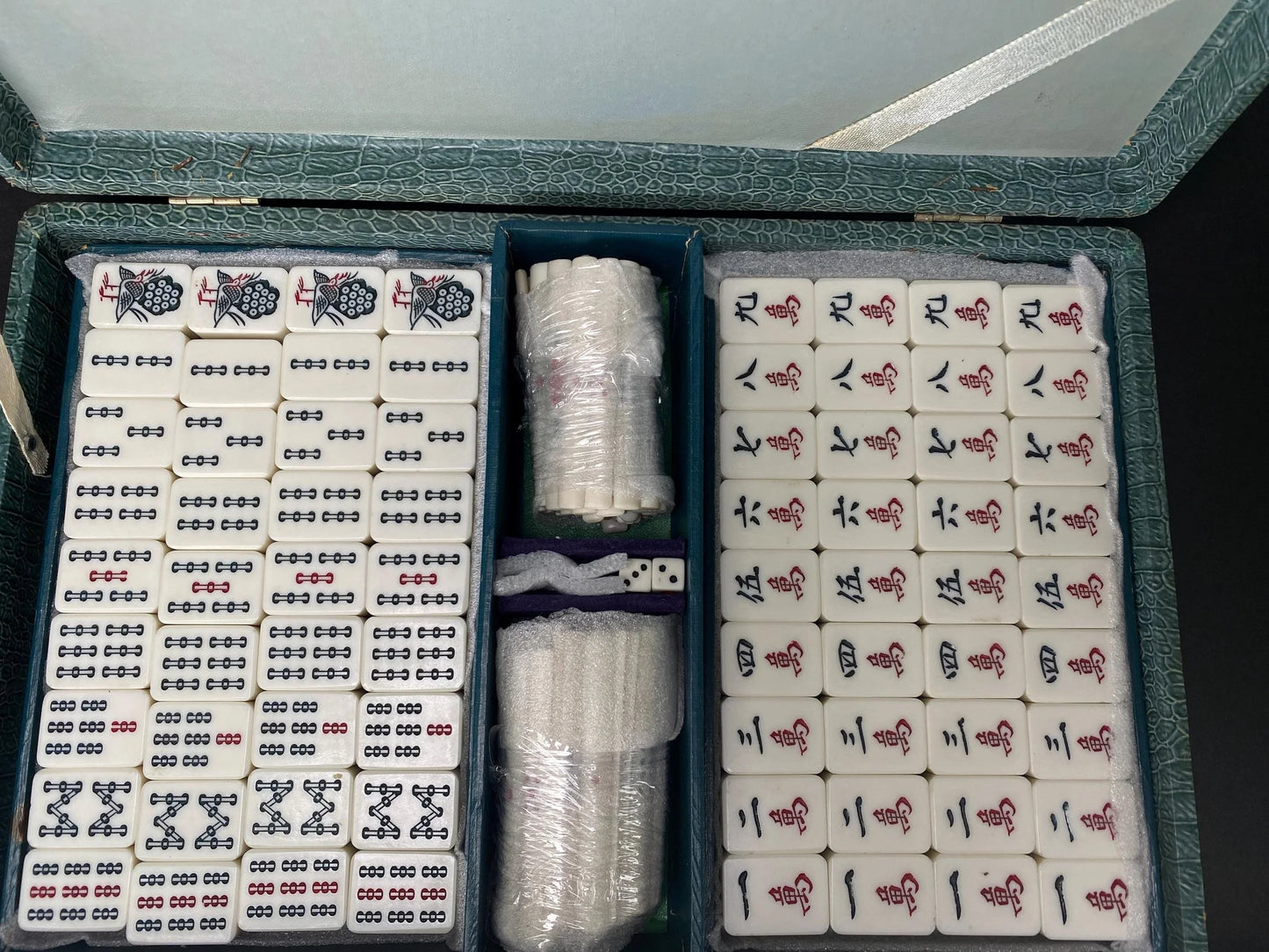 Antique Japanese Mah Jong Bamboo Back Tile Set with Wooden Case Tile, dealing game Vintage, blue portable case
