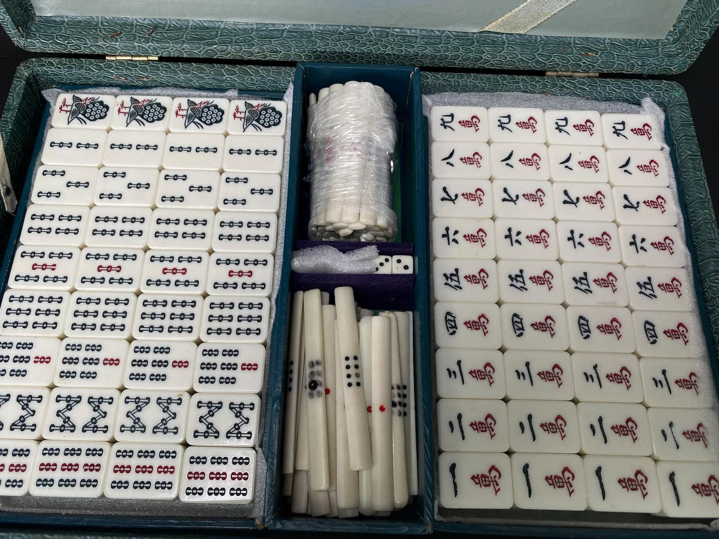 Antique Japanese Mah Jong Bamboo Back Tile Set with Wooden Case Tile, dealing game Vintage, blue portable case