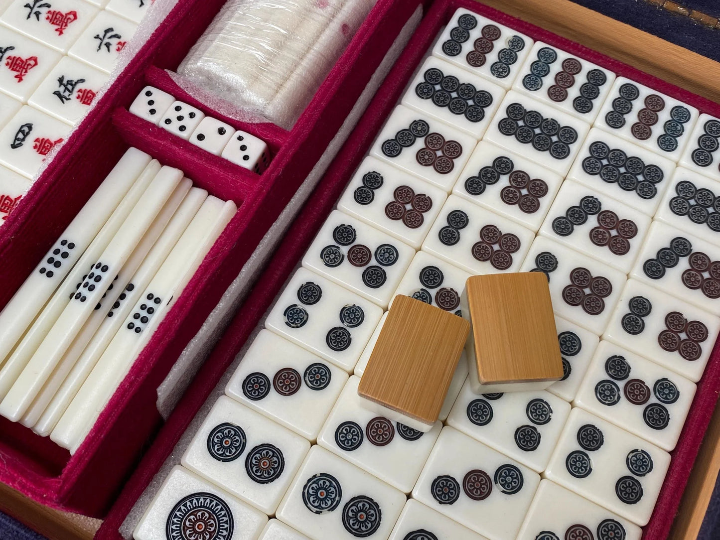 High class Japanese Bamboo MVC Mahjong tile game set, 1980s Japan Showa Mah Jong Set, Original purple velvet box, portable Case