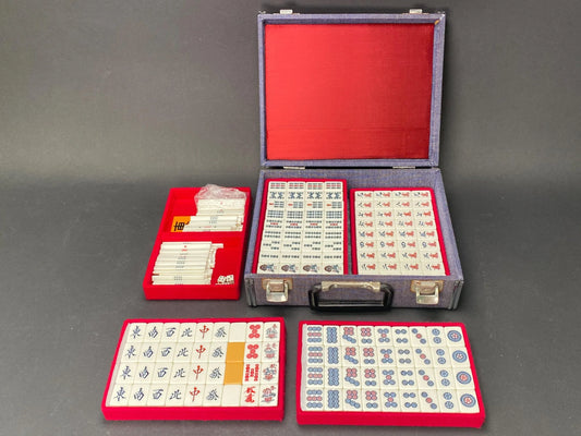 RARE Riichi Mahjong, Japanese MVC Mah Jong Set, 4 Red Fives Aka Dora, Unique Navy Blue Big Case, Tile dealing game