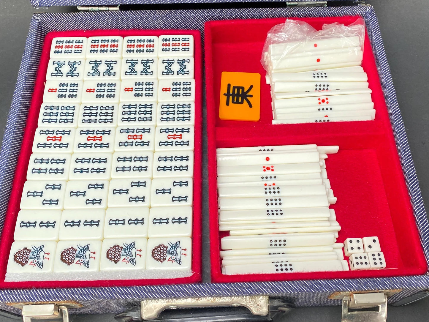RARE Riichi Mahjong, Japanese MVC Mah Jong Set, 4 Red Fives Aka Dora, Unique Navy Blue Big Case, Tile dealing game