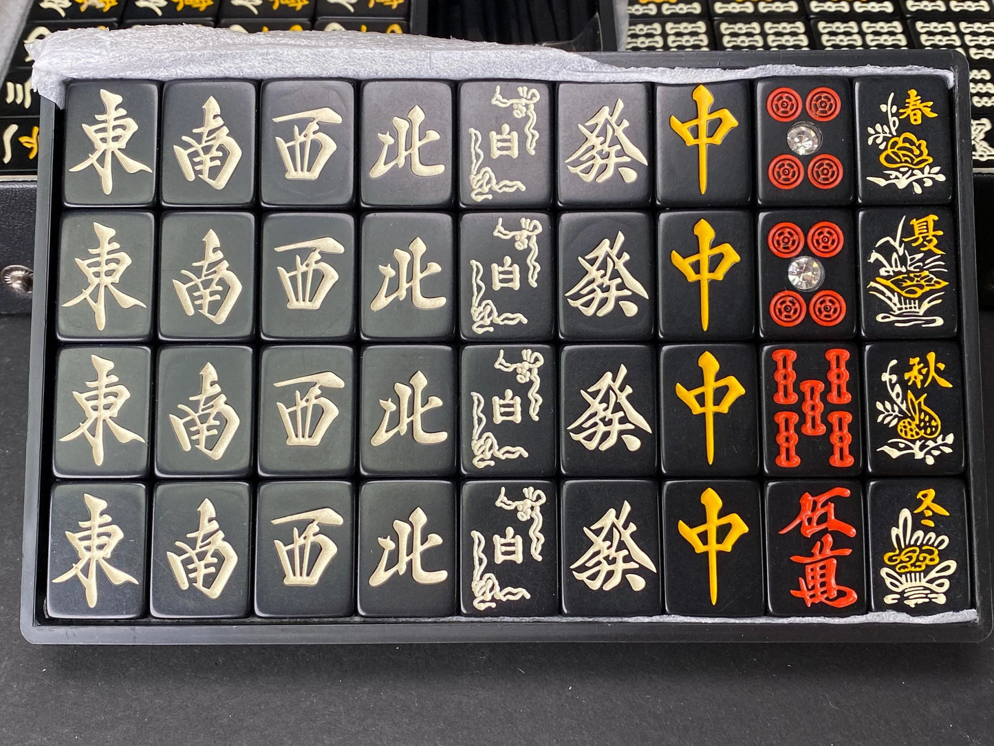 Black Kuro-pai Riichi Mahjong Set with Red Fives