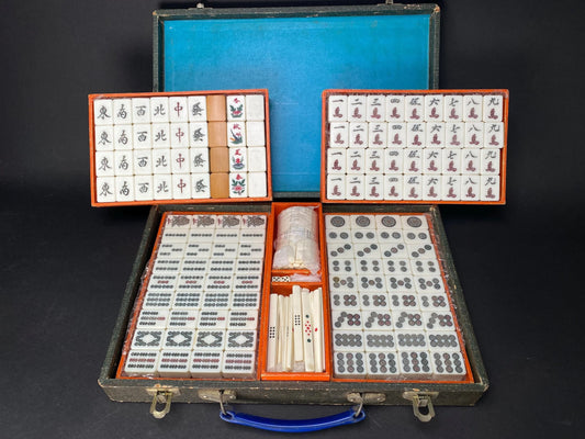Antique Mah Jong Bamboo Back TileSet: Japanese mahjong tile dealing game set, Blue handle design Wooden portable Case, Showa Retro