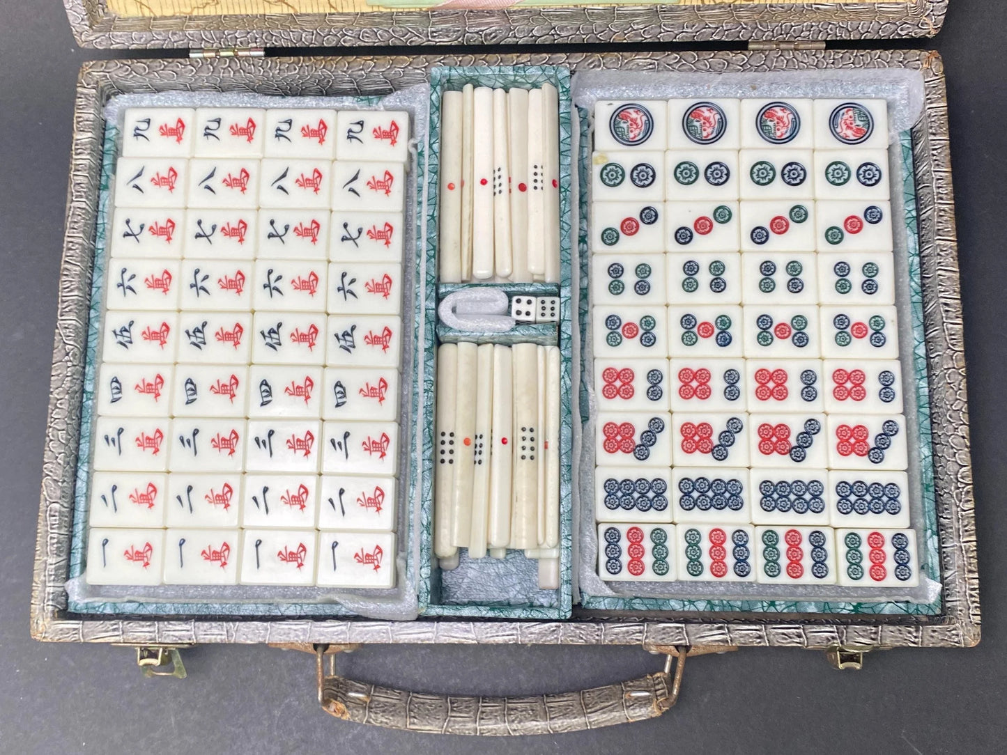 Vintage Japan Mah Jong Bamboo Back Tile Set with faux leather pattern Case, Showa Retro Japanese dealing game, Riichi mahjong tile set