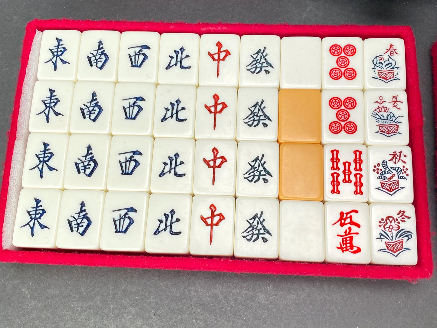 RARE Riichi Mahjong, Japanese MVC Mah Jong Set, 4 Red Fives Aka Dora, Unique Navy Blue Big Case, Tile dealing game
