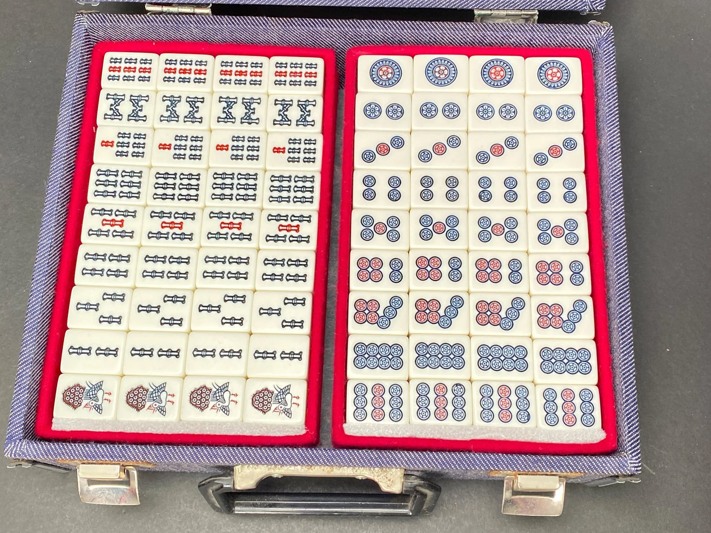 RARE Riichi Mahjong, Japanese MVC Mah Jong Set, 4 Red Fives Aka Dora, Unique Navy Blue Big Case, Tile dealing game