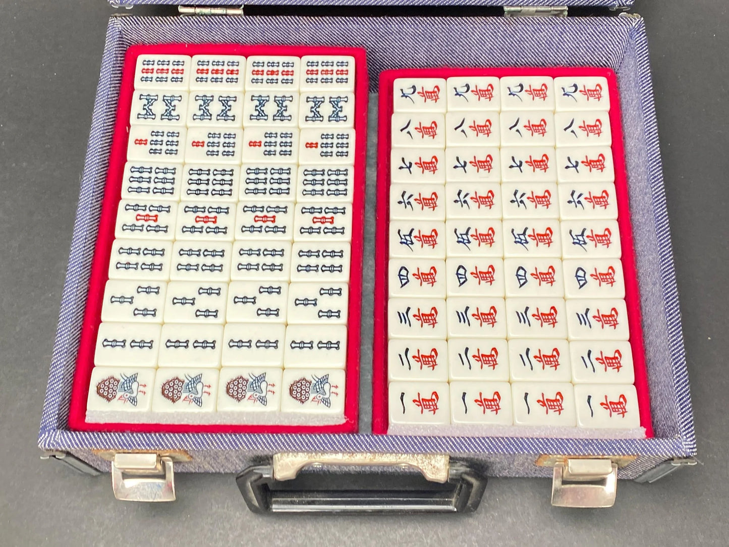 RARE Riichi Mahjong, Japanese MVC Mah Jong Set, 4 Red Fives Aka Dora, Unique Navy Blue Big Case, Tile dealing game