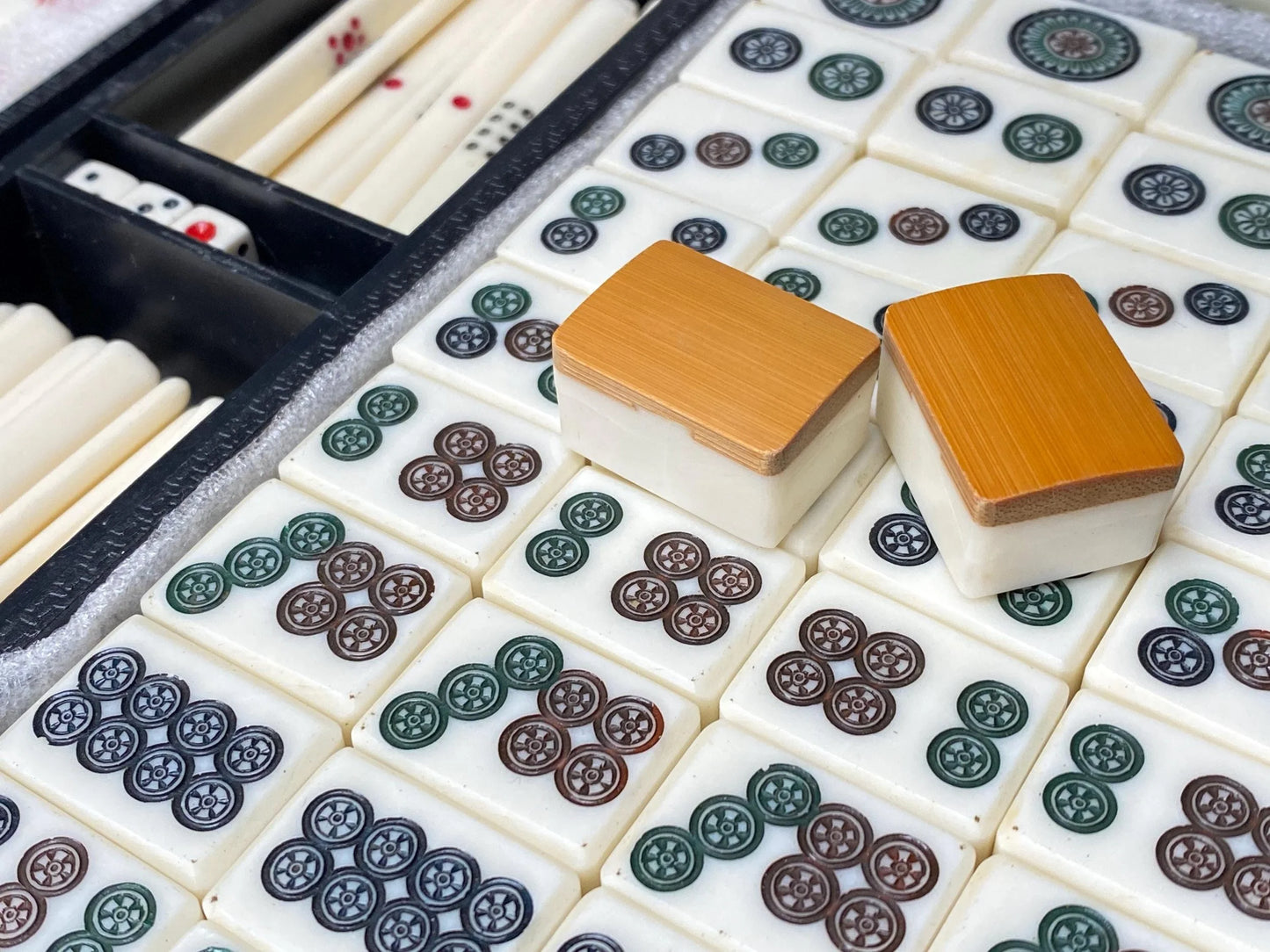 Antique Mah Jong & Bamboo Back Tile Set, with brown Case Tile, Japanese dealing game mahjong,  portable box