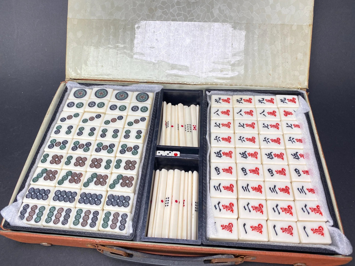 Antique Mah Jong & Bamboo Back Tile Set, with brown Case Tile, Japanese dealing game mahjong,  portable box